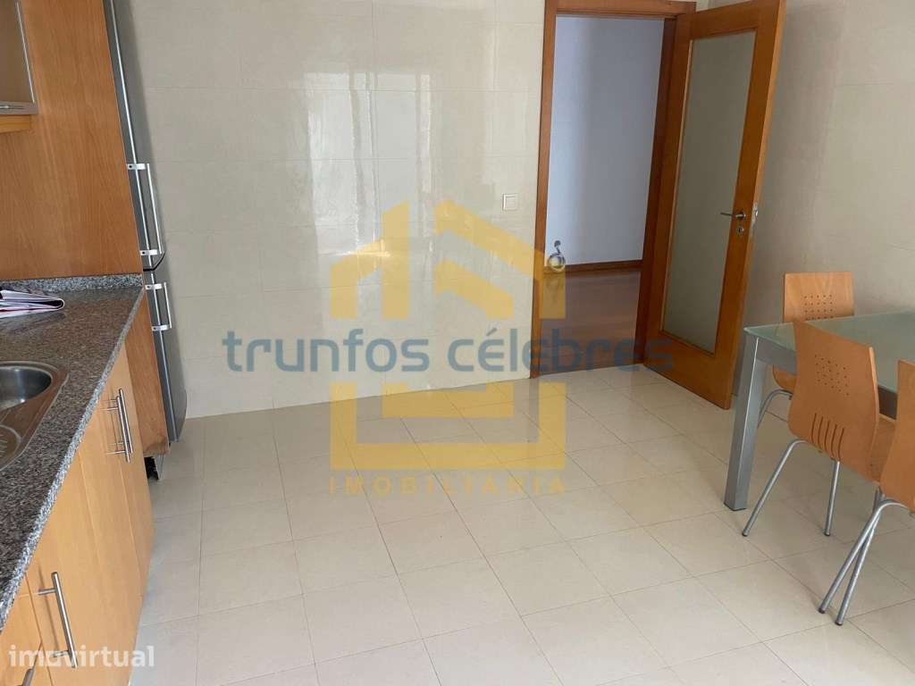 T2 com 3 Frentes e Garagem Fechada |Arvore -Vila do Conde - Grande imagem: 5/25