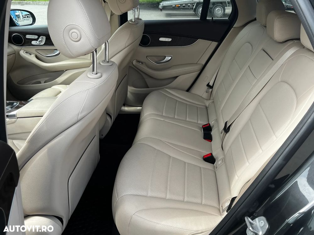 Mercedes-Benz GLC 220 d 4MATIC - 11