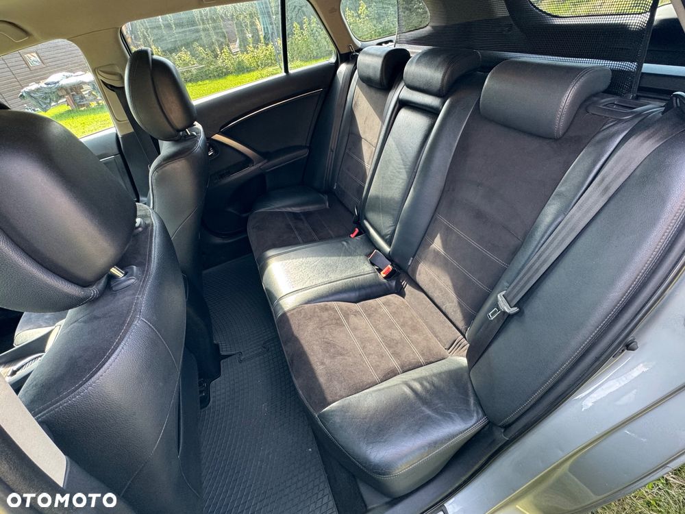 Toyota Avensis - 16