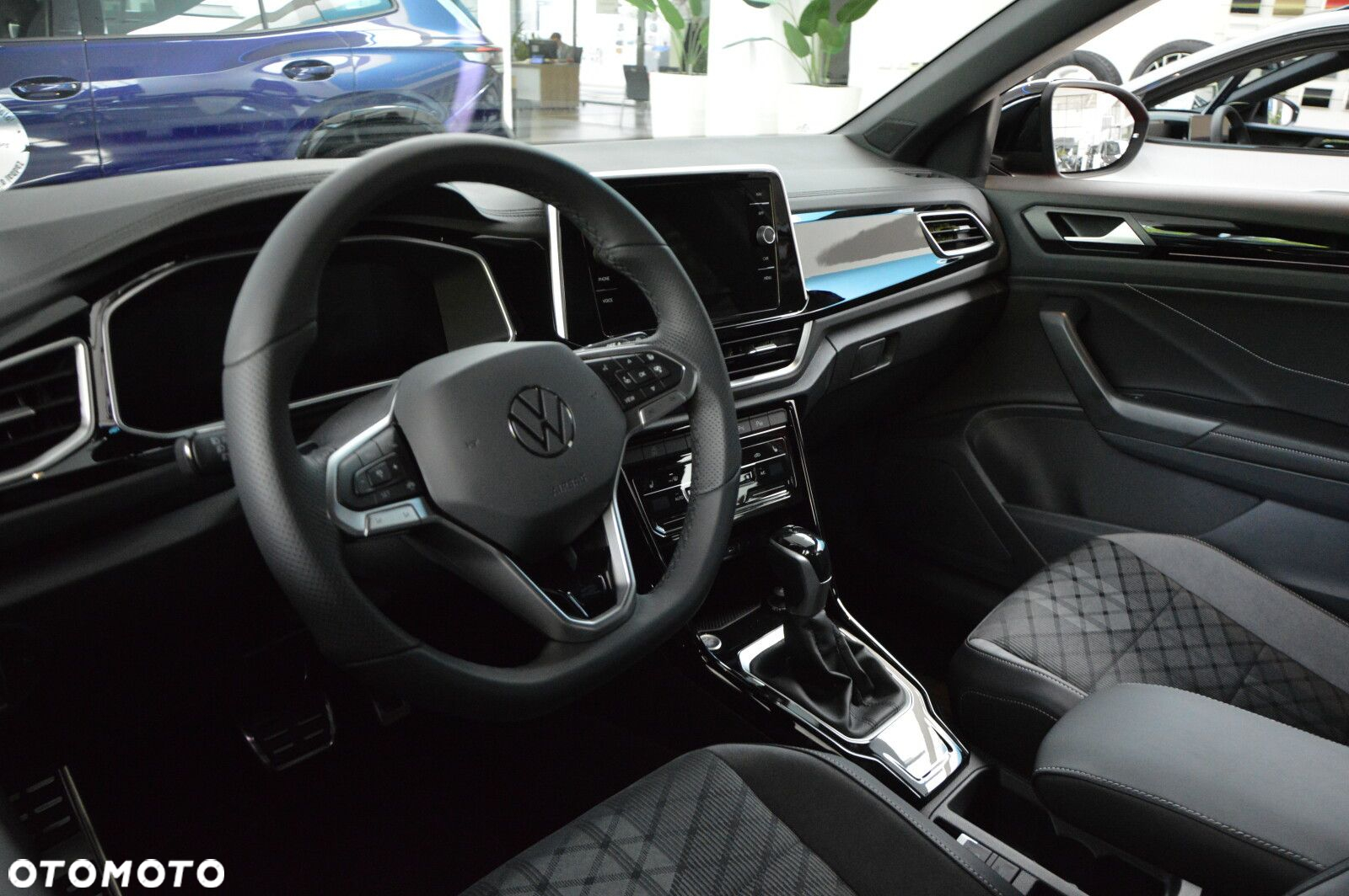 Volkswagen T-Roc - 11