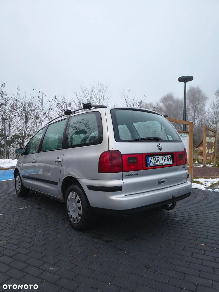 Volkswagen Sharan 1.9 TDI Highline - 6
