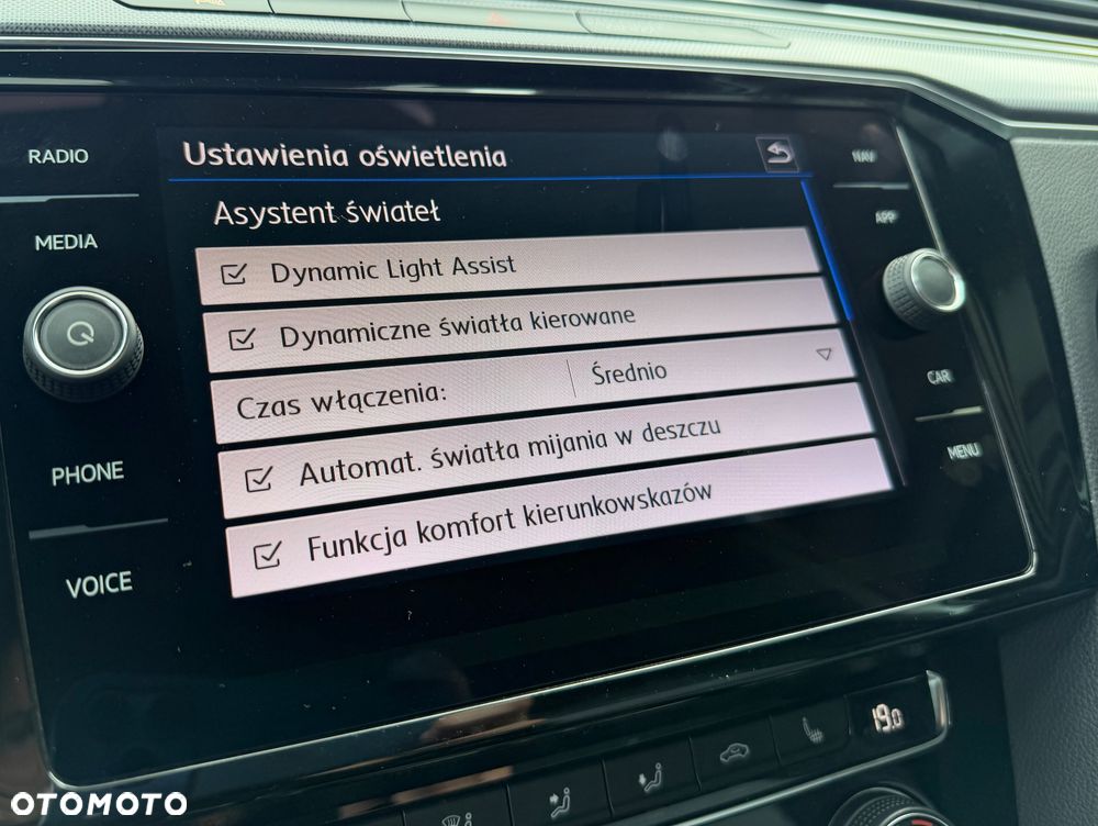 Volkswagen Passat - 36