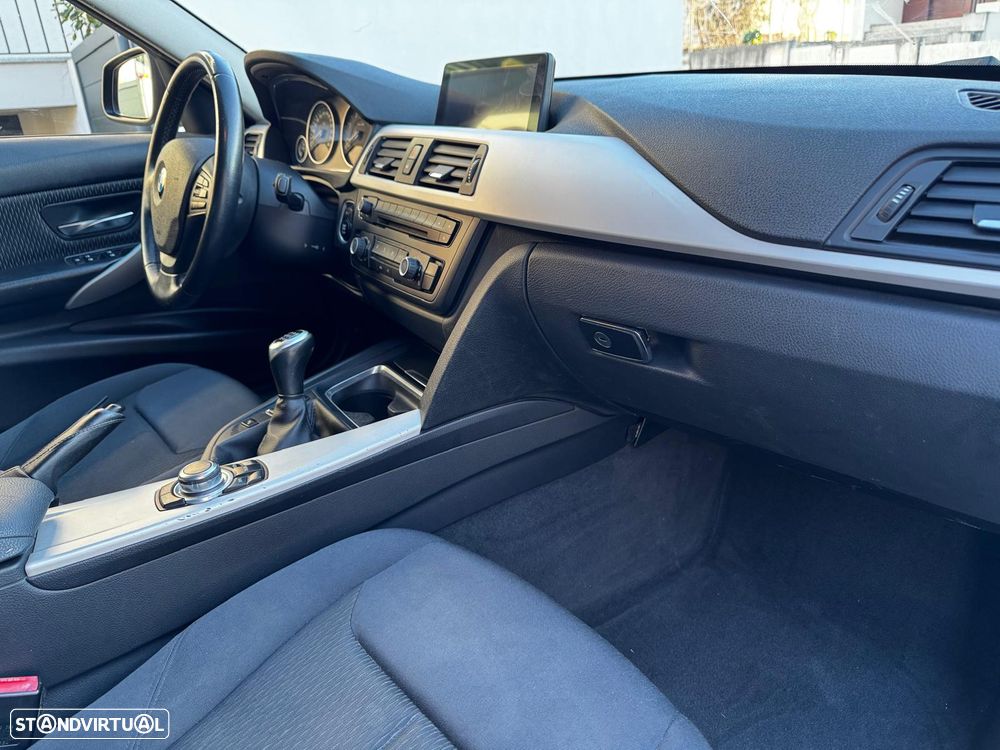 BMW 320 d Modern Line - 11