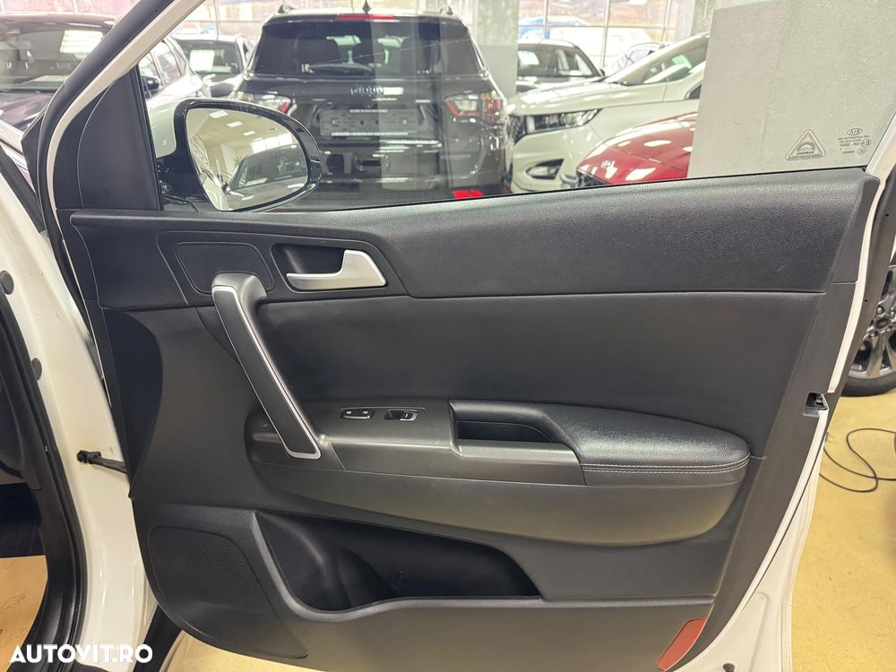 Kia Sportage 2.0 CRDI 4WD Automatik Dream-Team Edition - 31