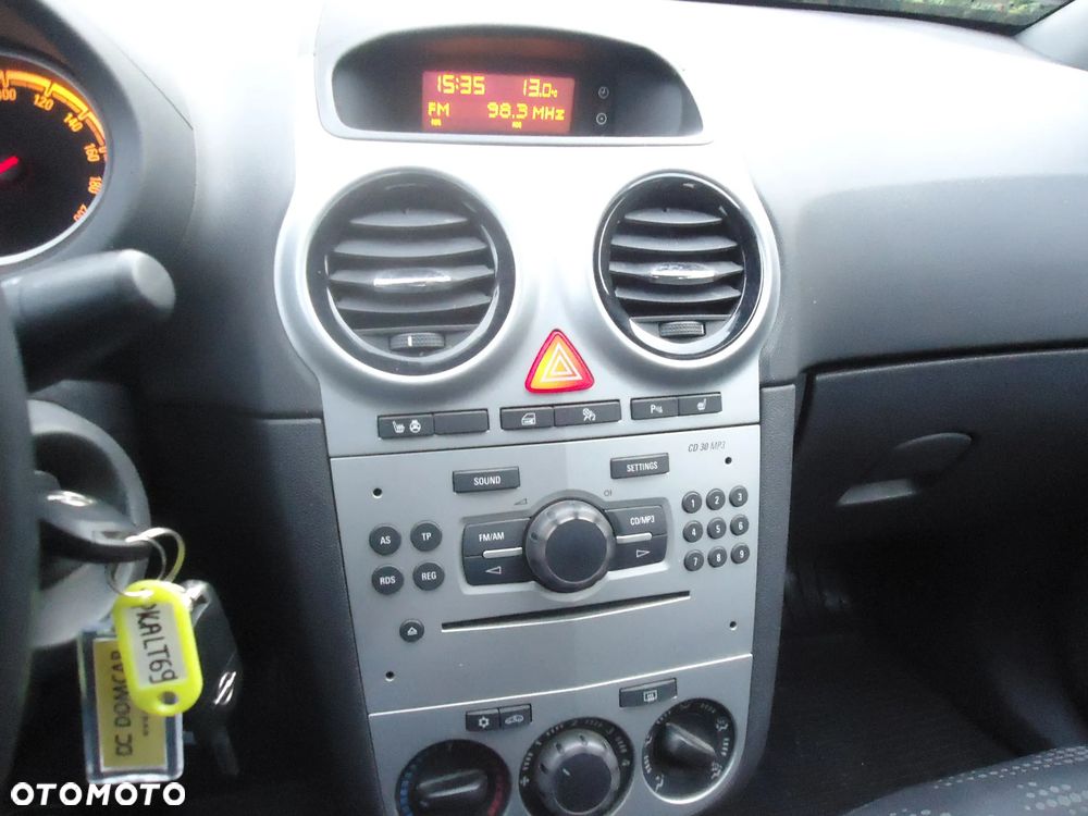 Opel Corsa 1.4 16V Selection - 10