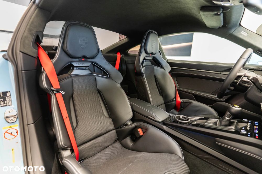 Porsche 911 GT3 Touring PDK - 14