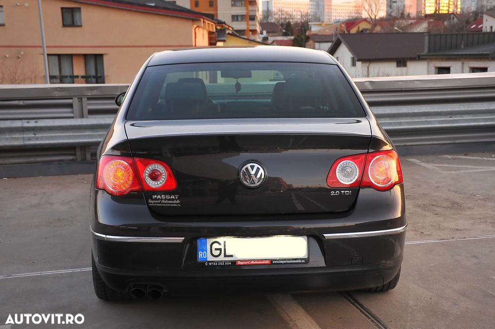 Volkswagen Passat 2.0 TDI Highline - 11