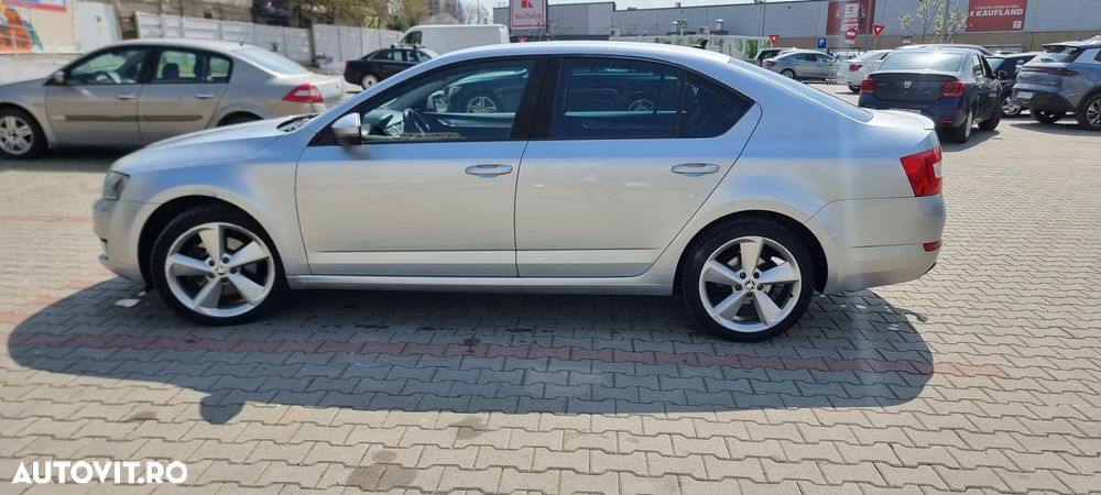 Skoda Octavia 2.0 TDI DSG 4X4 RS - 6