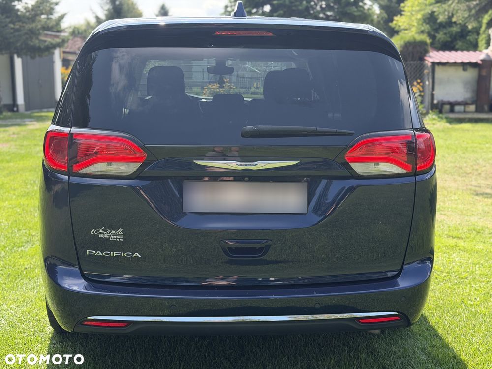 Chrysler Pacifica - 4