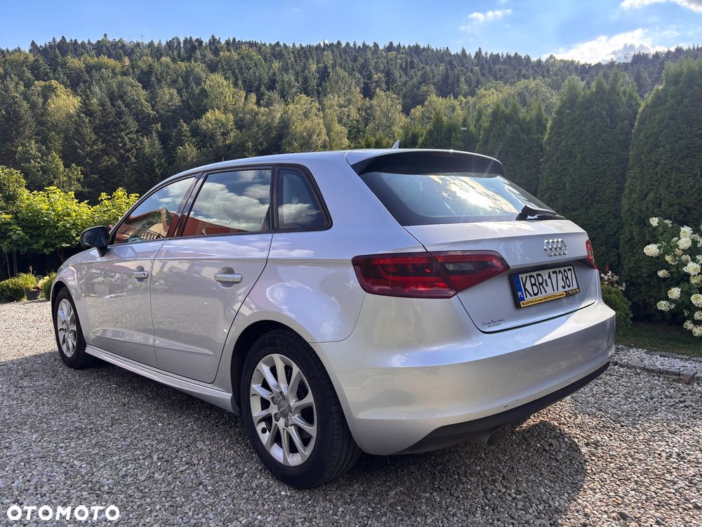 Audi A3 Sportback 1.6 TDI ultra Attraction - 4