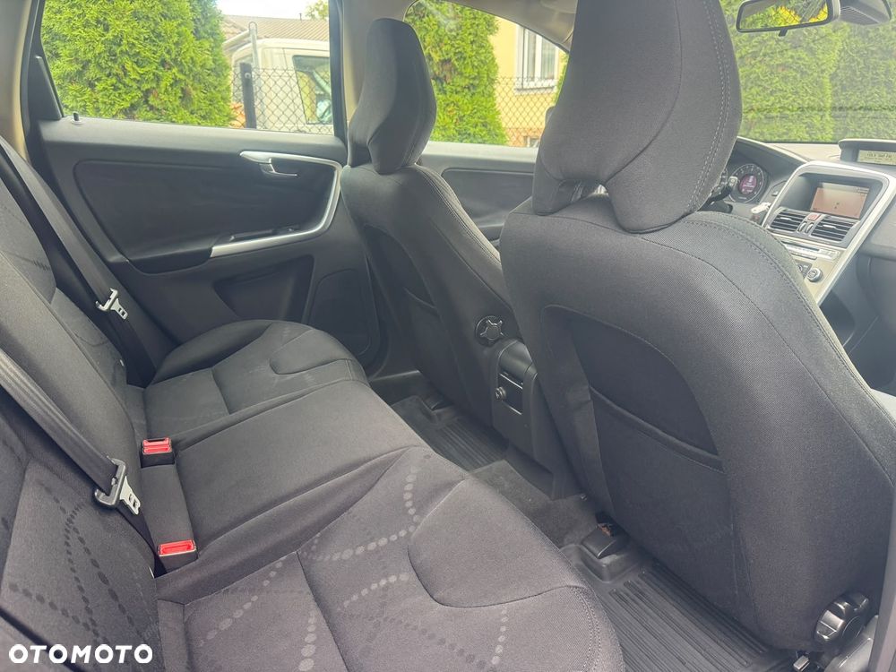 Volvo XC 60 2.4D Momentum - 19