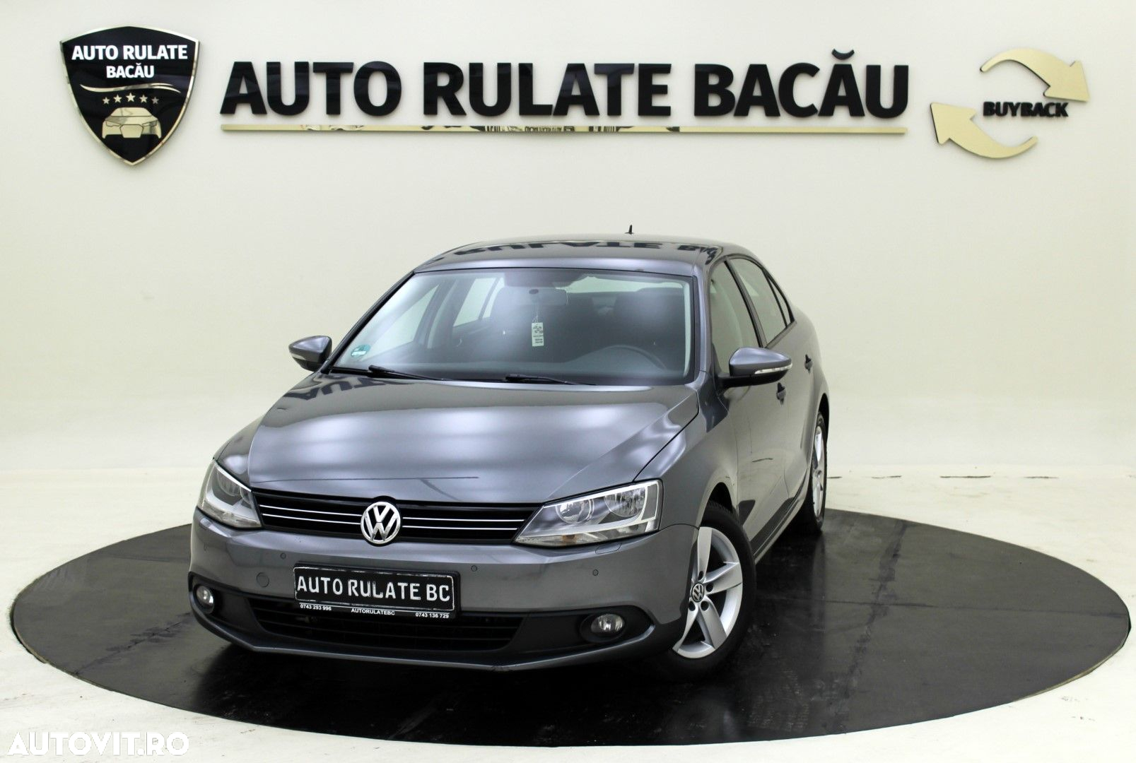 Volkswagen Jetta - 2
