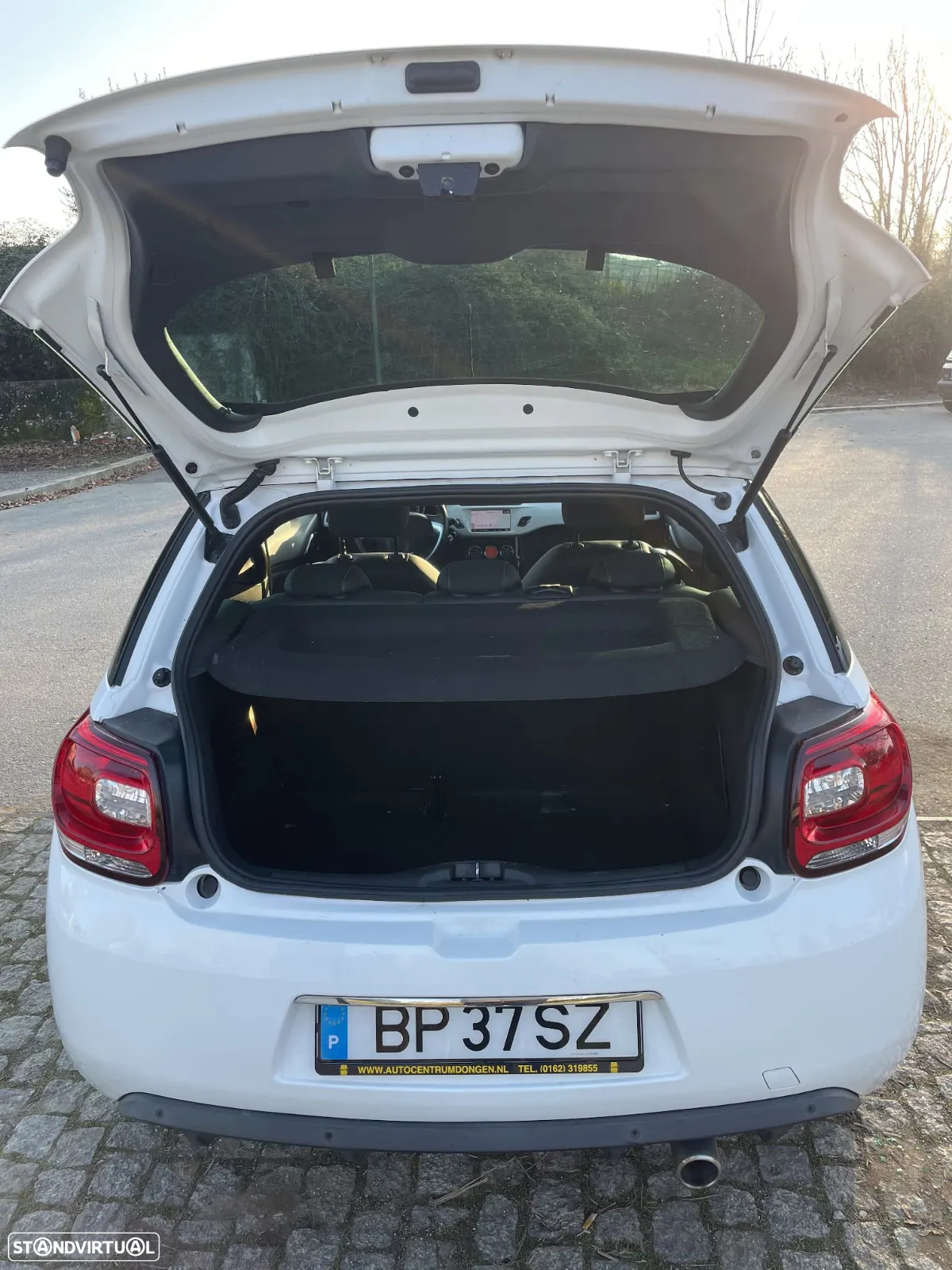 Citroën DS3 1.6 e-HDi So Chic - 10