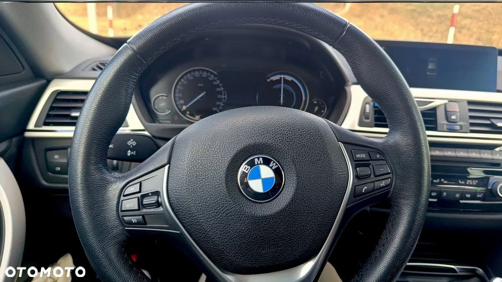 BMW 3GT 318d - 9