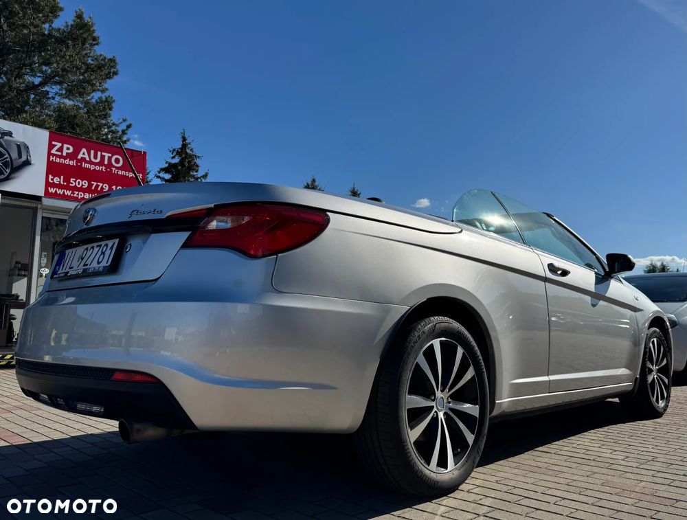 Chrysler 200 - 9