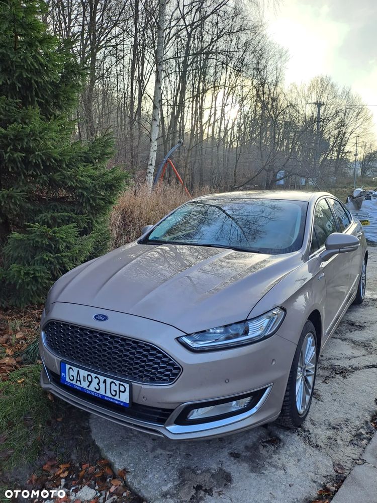 Ford Mondeo 2.0 Hybrid Titanium - 1