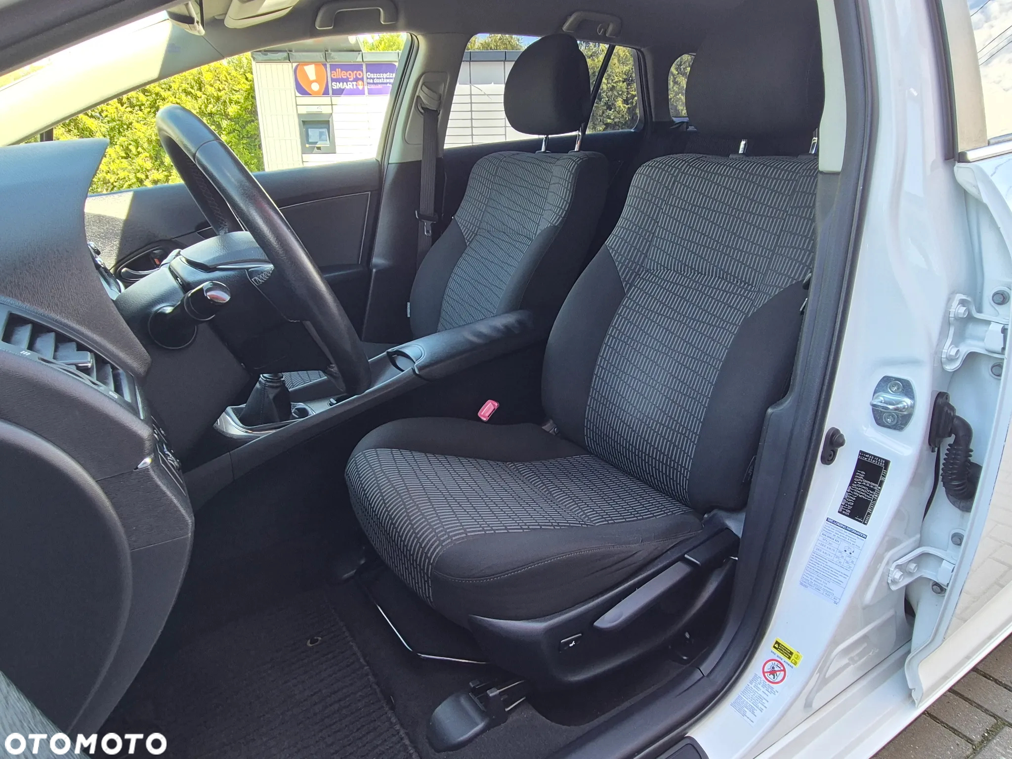 Toyota Avensis 1.8 Selection - 23
