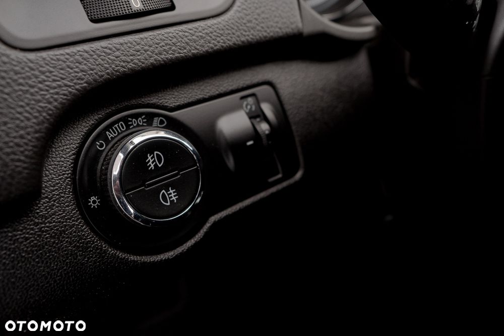 Opel Insignia 1.6 T Sport - 13