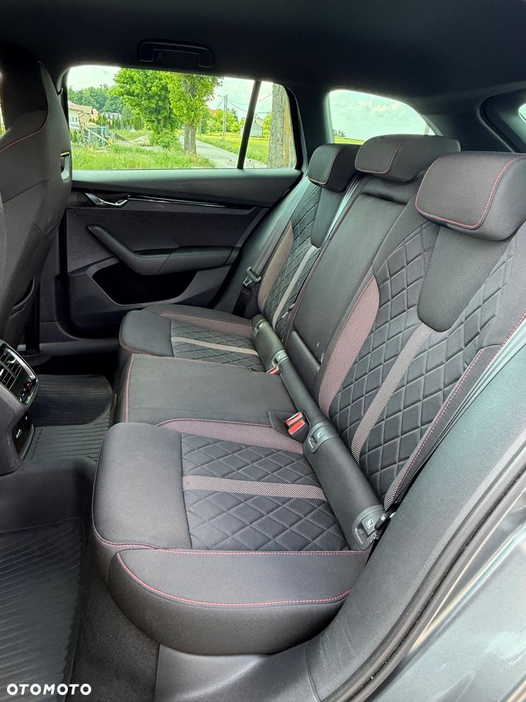 Skoda Octavia 2.0 TDI DSG 4x4 RS Plus - 9
