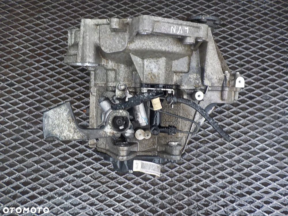 VW GOLF V 1.6 B SKRZYNIA BIEGÓW LVN - 5