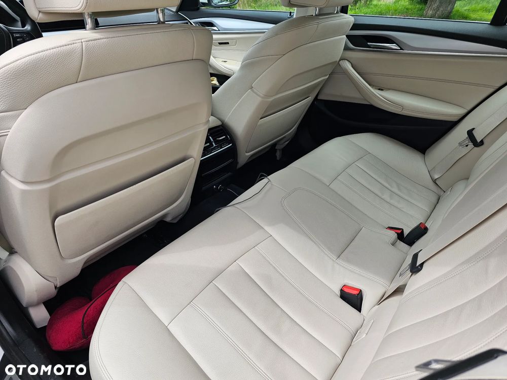 BMW Seria 5 520d xDrive Luxury Line sport - 15