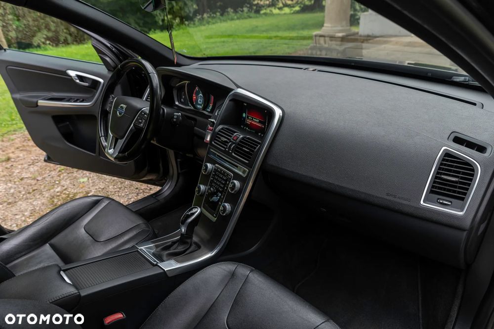 Volvo XC 60 D3 Geartronic Summum - 24