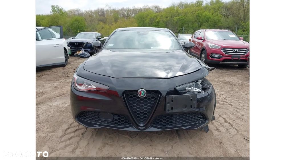 Alfa Romeo Giulia 2.0 Turbo 16V AT8-Q4 Ti - 11