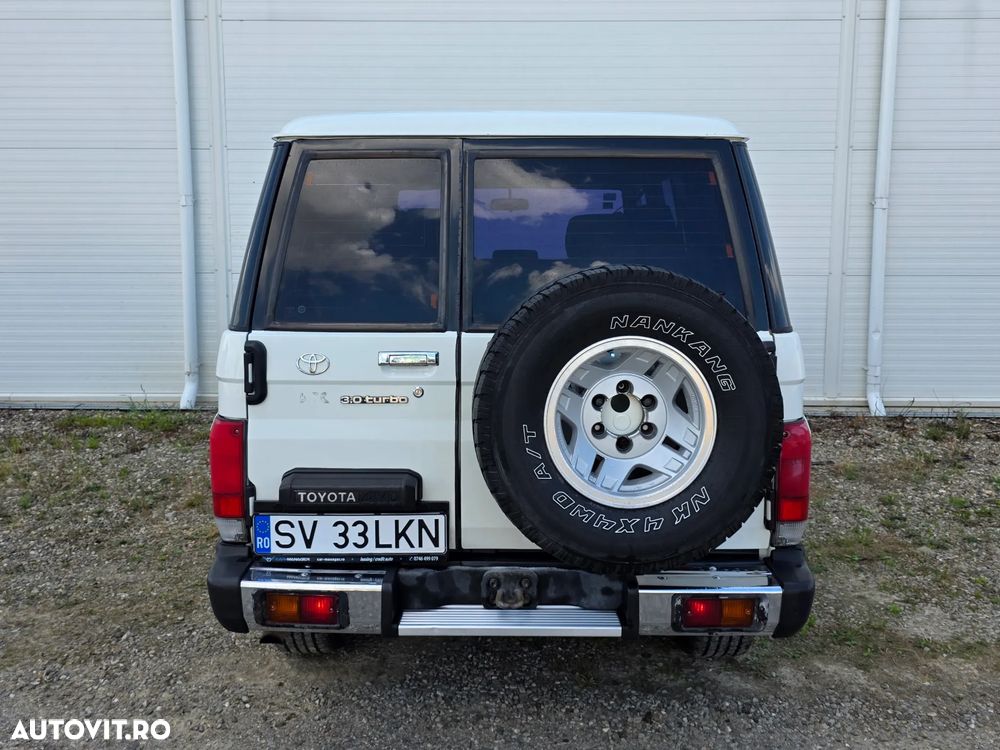 Toyota Land Cruiser - 5