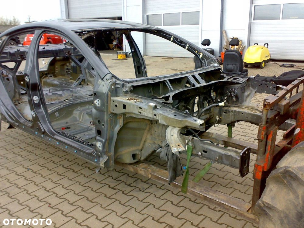 chrysler 200 200c 200s 2015 - ćwiartka przednia przód słupek prawa lewa - 2