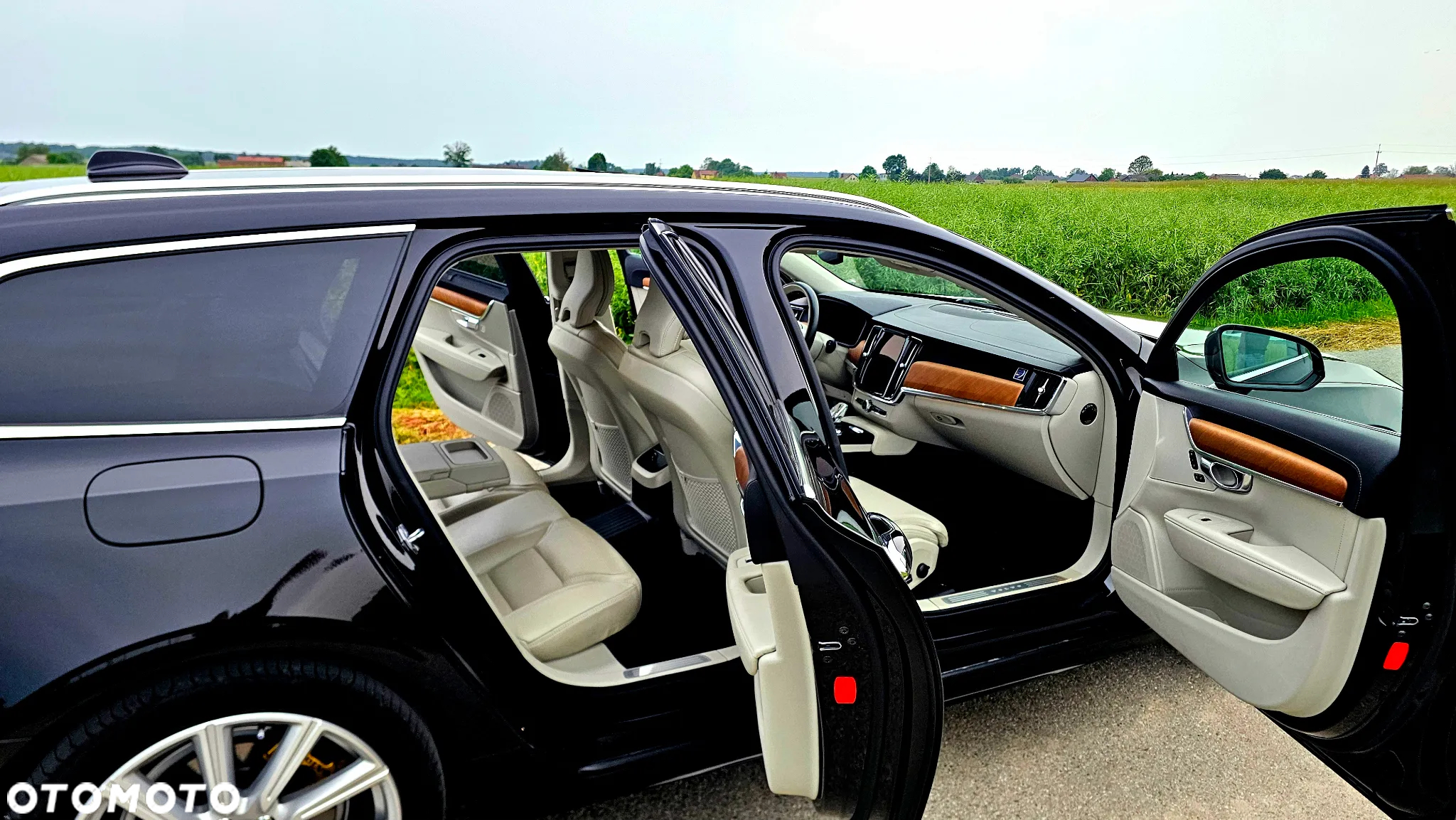 Volvo V90 T8 AWD Plug-In Hybrid Inscription - 16