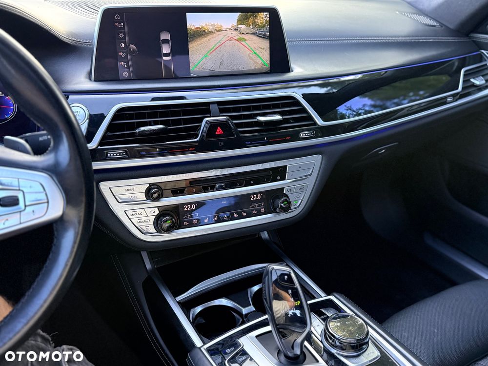 BMW Seria 7 740Li - 15
