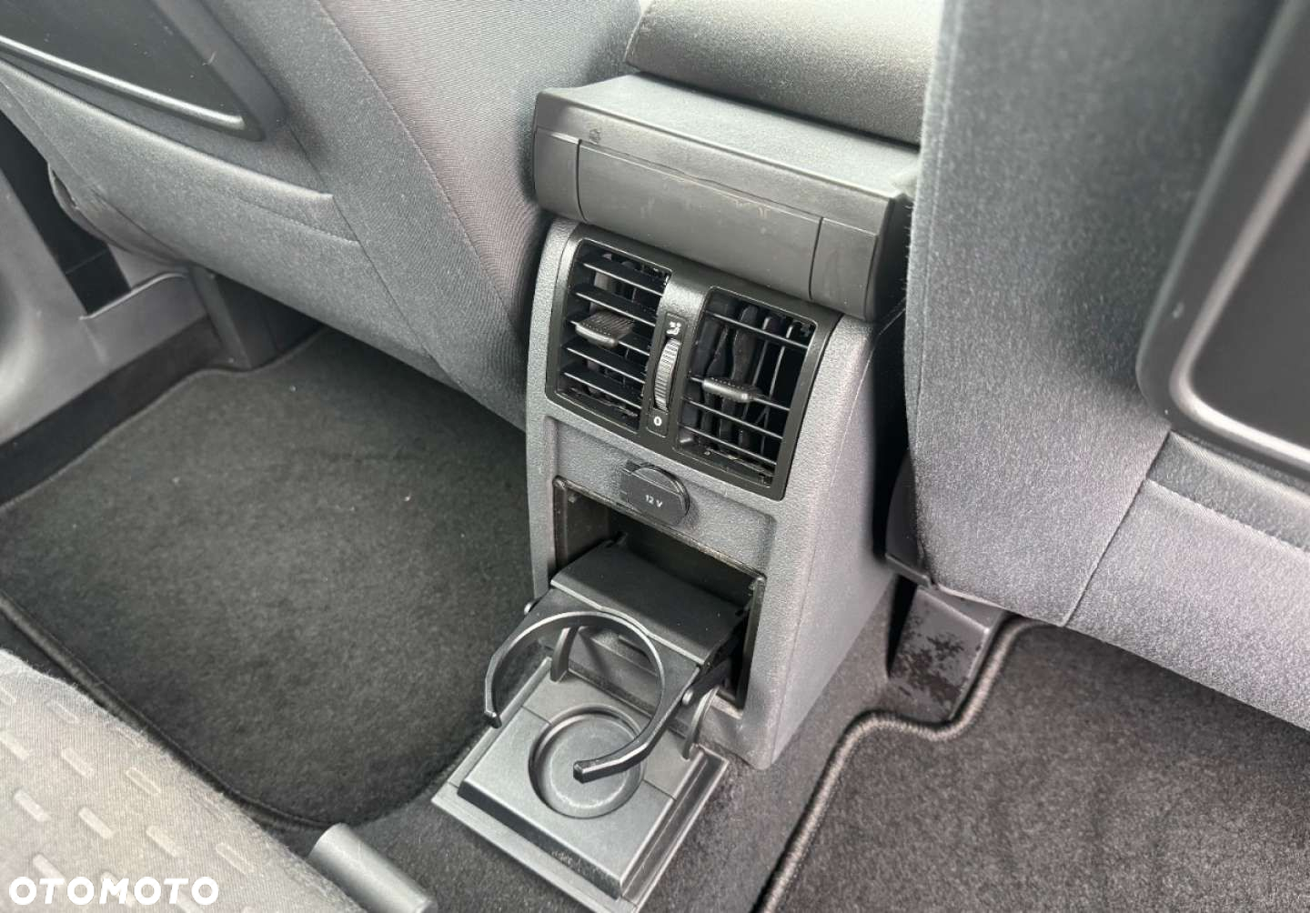Volkswagen Touran - 23