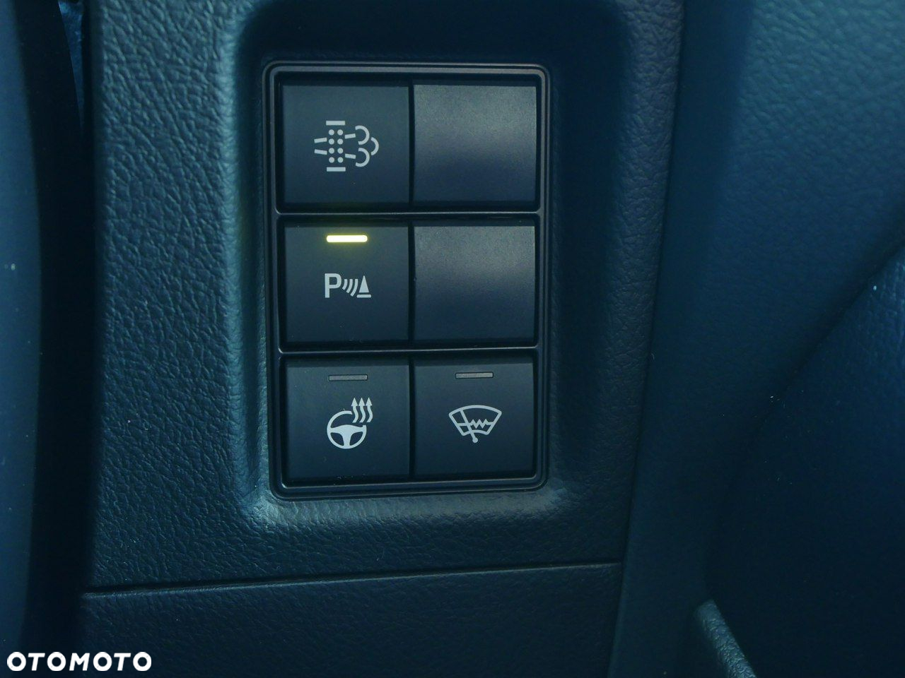 Toyota Land Cruiser - 33