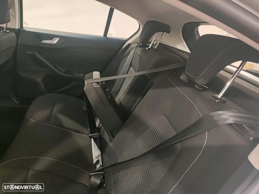 Ford Focus 1.5 TDCi ECOBlue Titanium - 8
