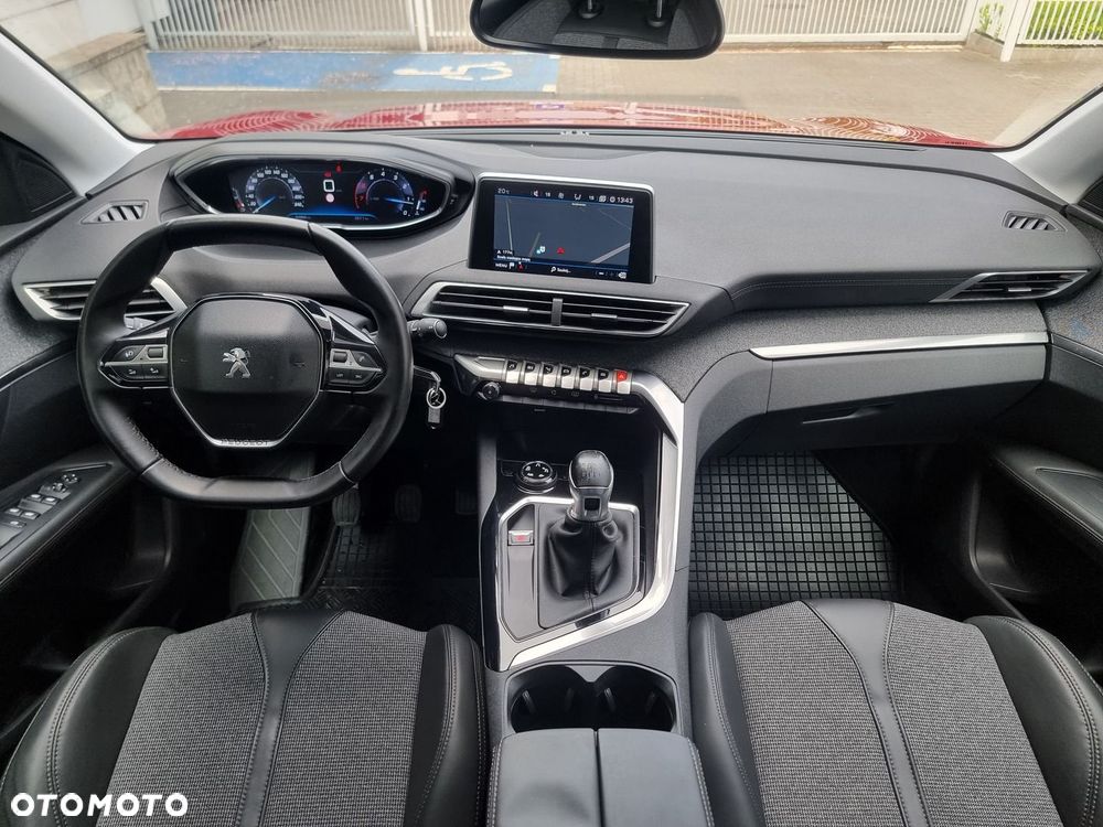 Peugeot 3008 1.2 PureTech Allure S&S - 29