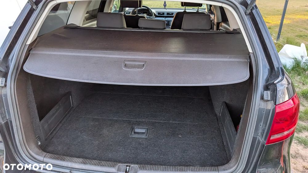 Volkswagen Passat 2.0 TDI DPF BlueMotion Technology Comfortline - 13