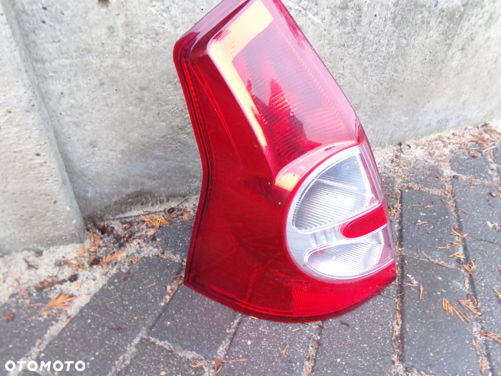 Lampa tylna lewa Dacia Sandero I - 2