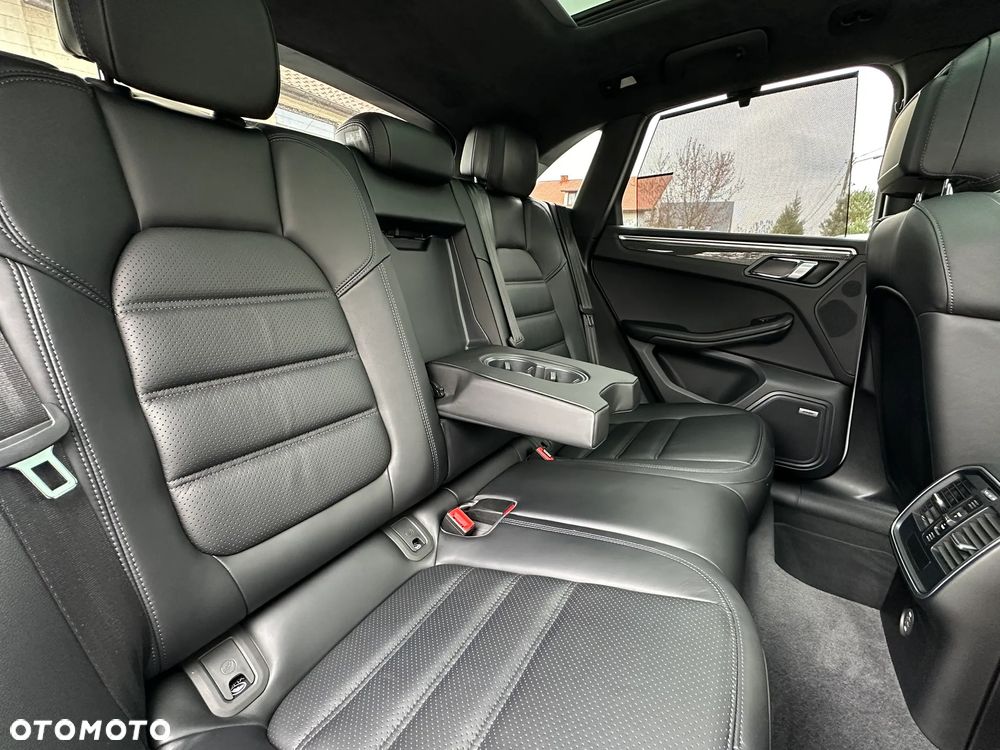 Porsche Macan Turbo PDK - 38