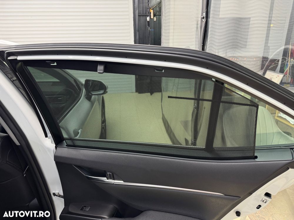 Toyota Camry 2.5 HEV Executive - 22