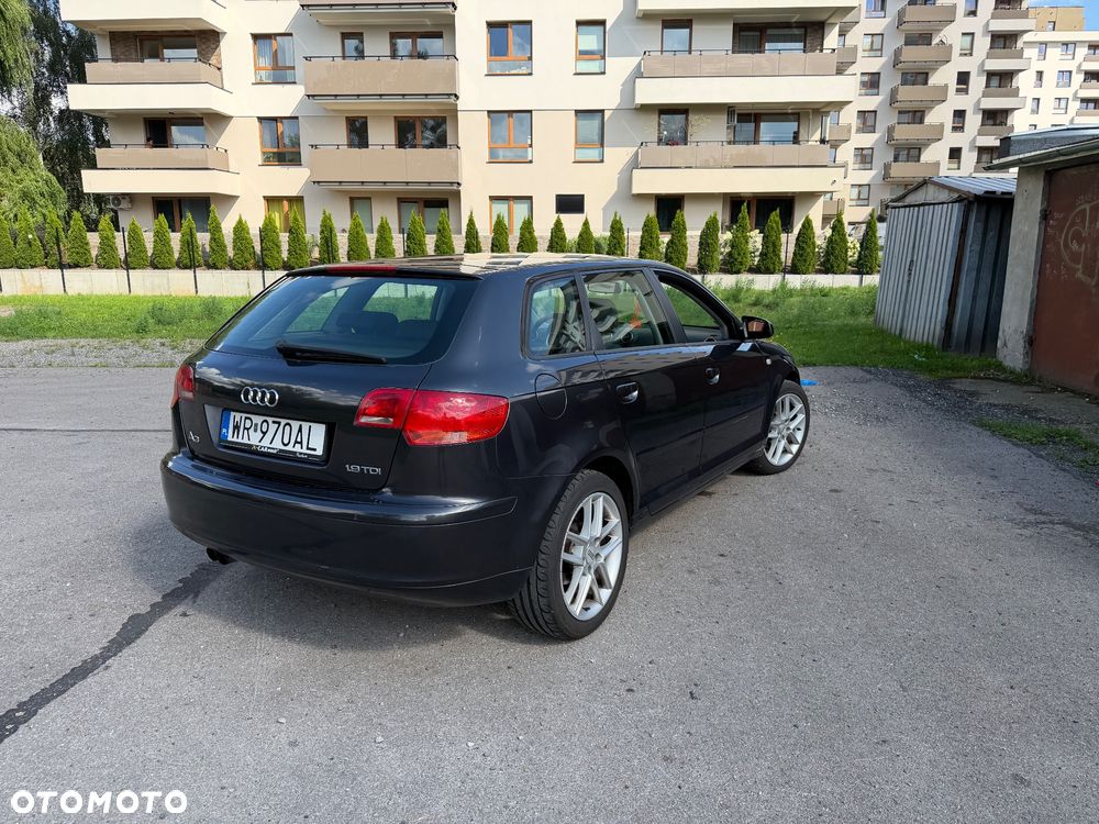Audi A3 Sportback - 3