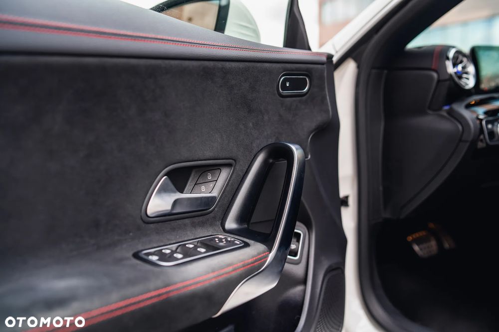 Mercedes-Benz CLA 200 AMG Line 7G-DCT - 12