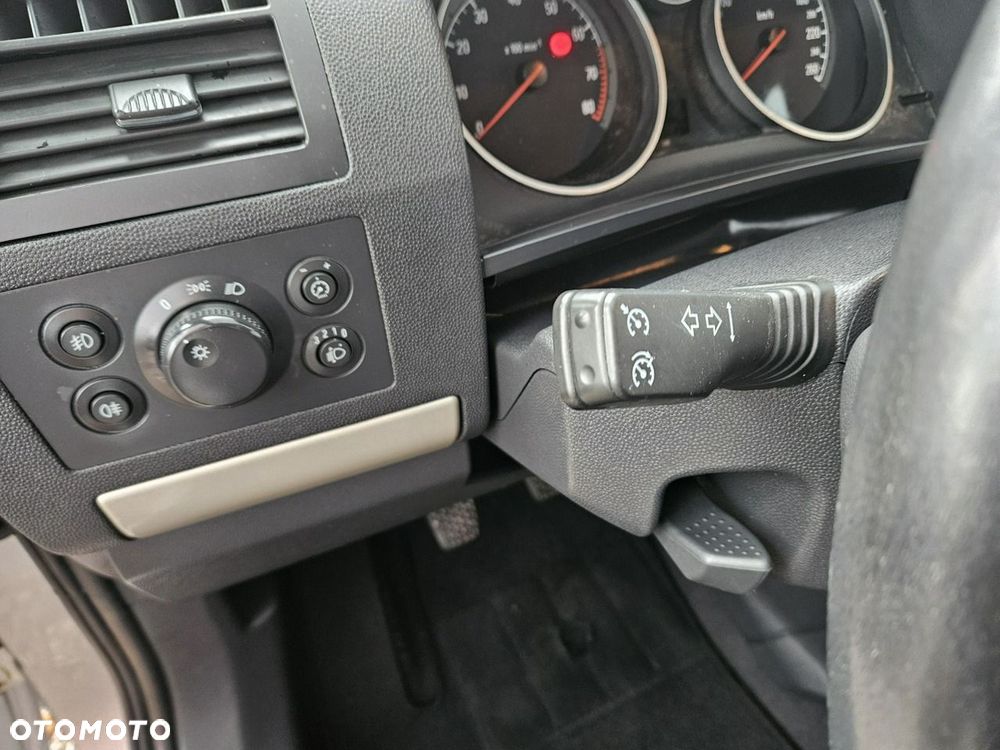 Opel Zafira - 15