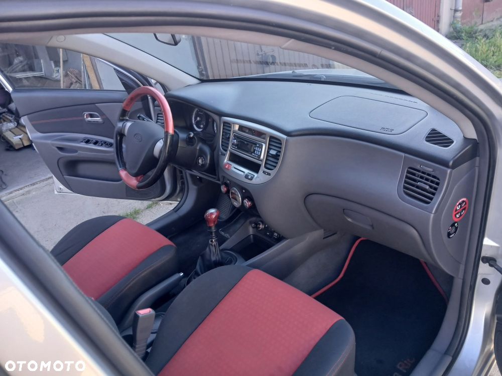 Kia Rio - 5