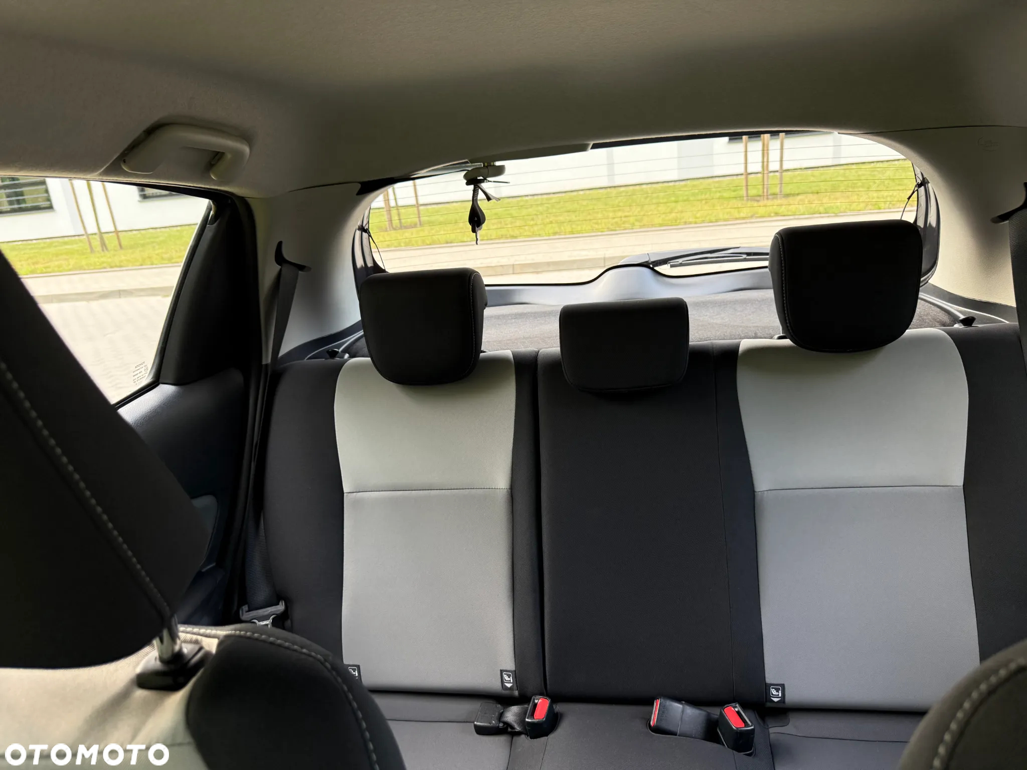 Toyota Yaris 1.5 Premium - 11
