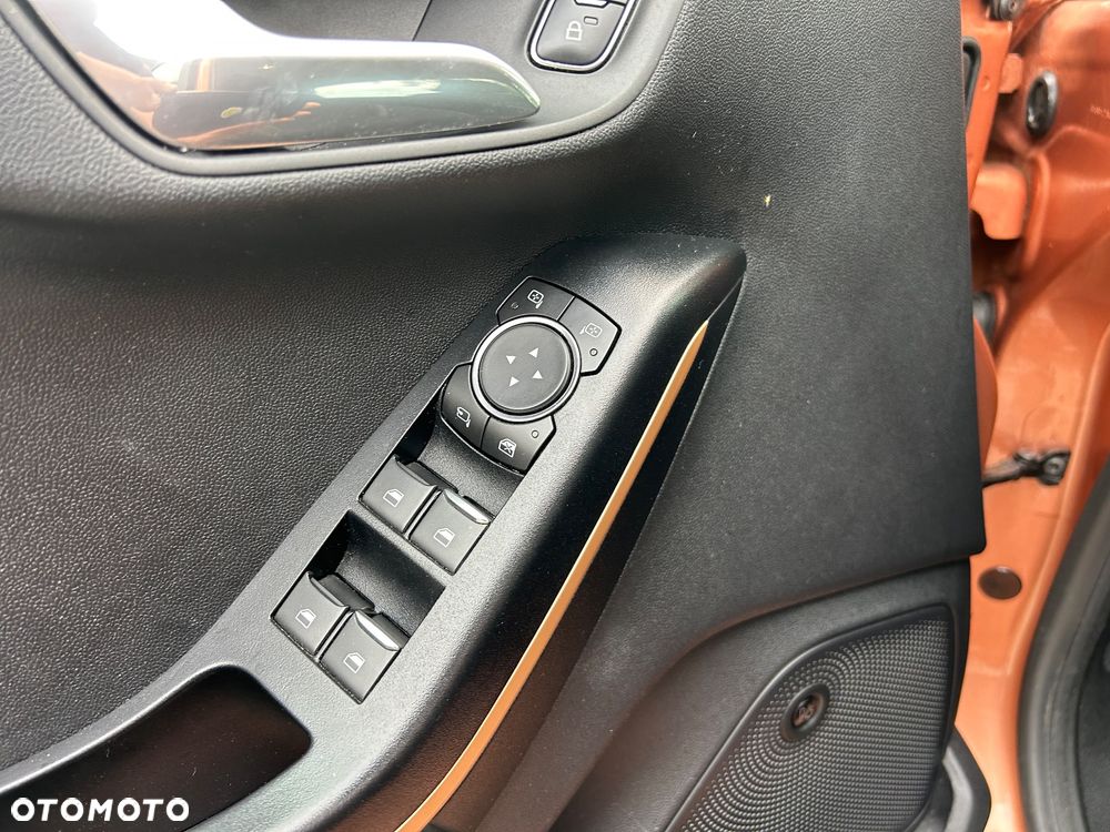 Ford Fiesta 1.0 EcoBoost STart-Stop Titanium - 18