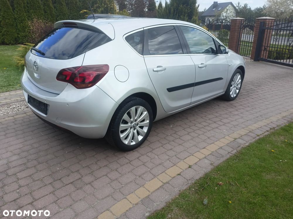 Opel Astra 1.6 150 Jahre - 4
