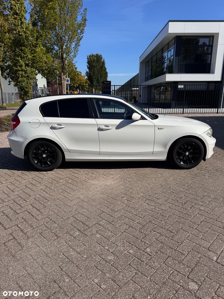 BMW Seria 1 116i - 1