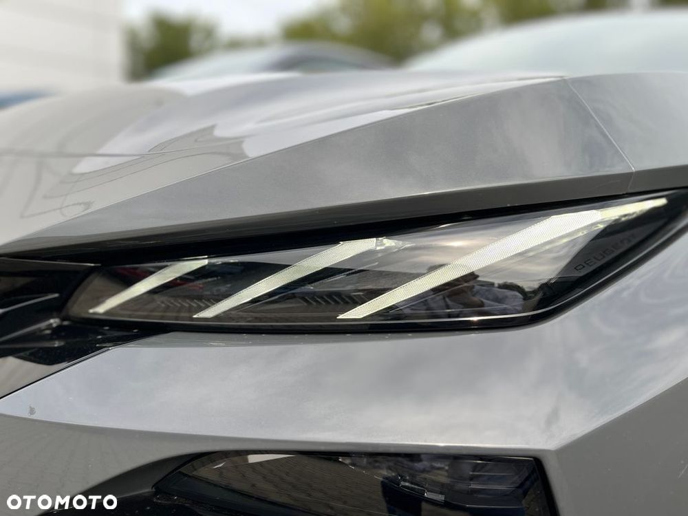 Peugeot 408 - 11