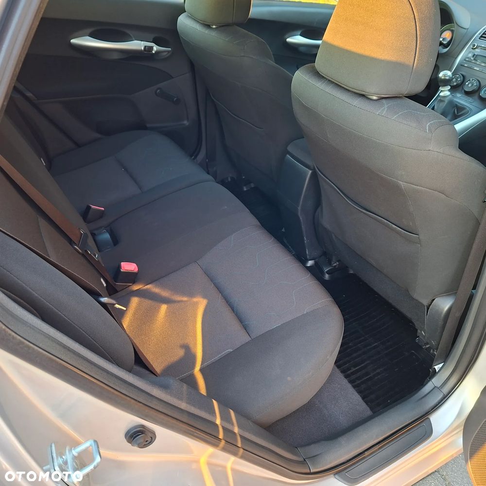 Toyota Auris - 11