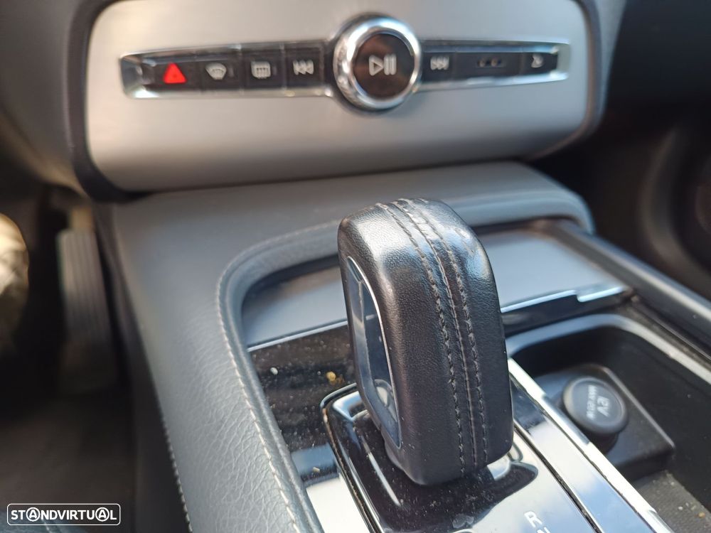 Volvo XC 90 2.0 T8 PHEV Momentum Plus AWD - 15